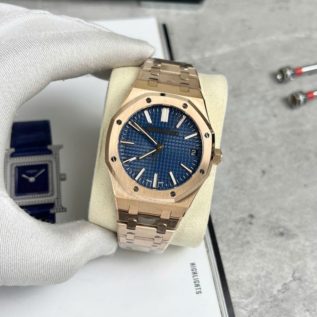 Audemars Piguet 15500 18k Gold Blue Dial 41mm 1