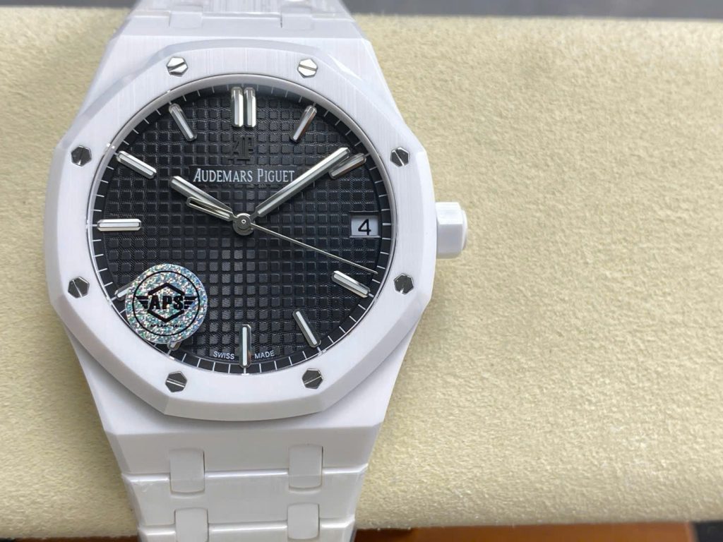 Audemars Piguet Royal Oak 15500 White Ceramic Black Dial 41mm 1