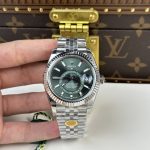 Dong Ho Rolex Rep 11 Sky Dweller 336934 Mat Xanh La Day Jubilee 42mm 2