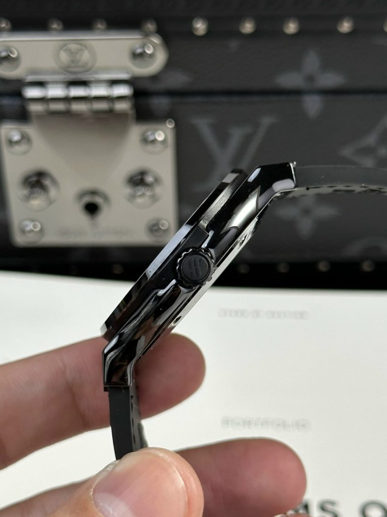 Hublot Classic Black Dial 42mm 6