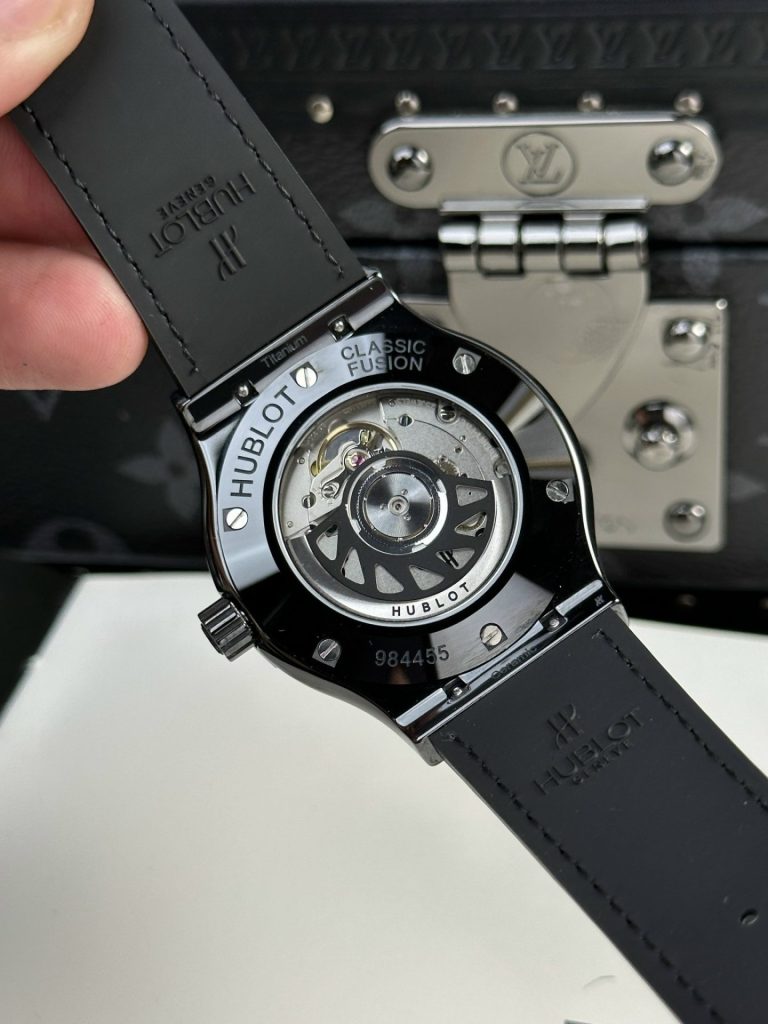 Hublot Classic Black Dial 42mm 8