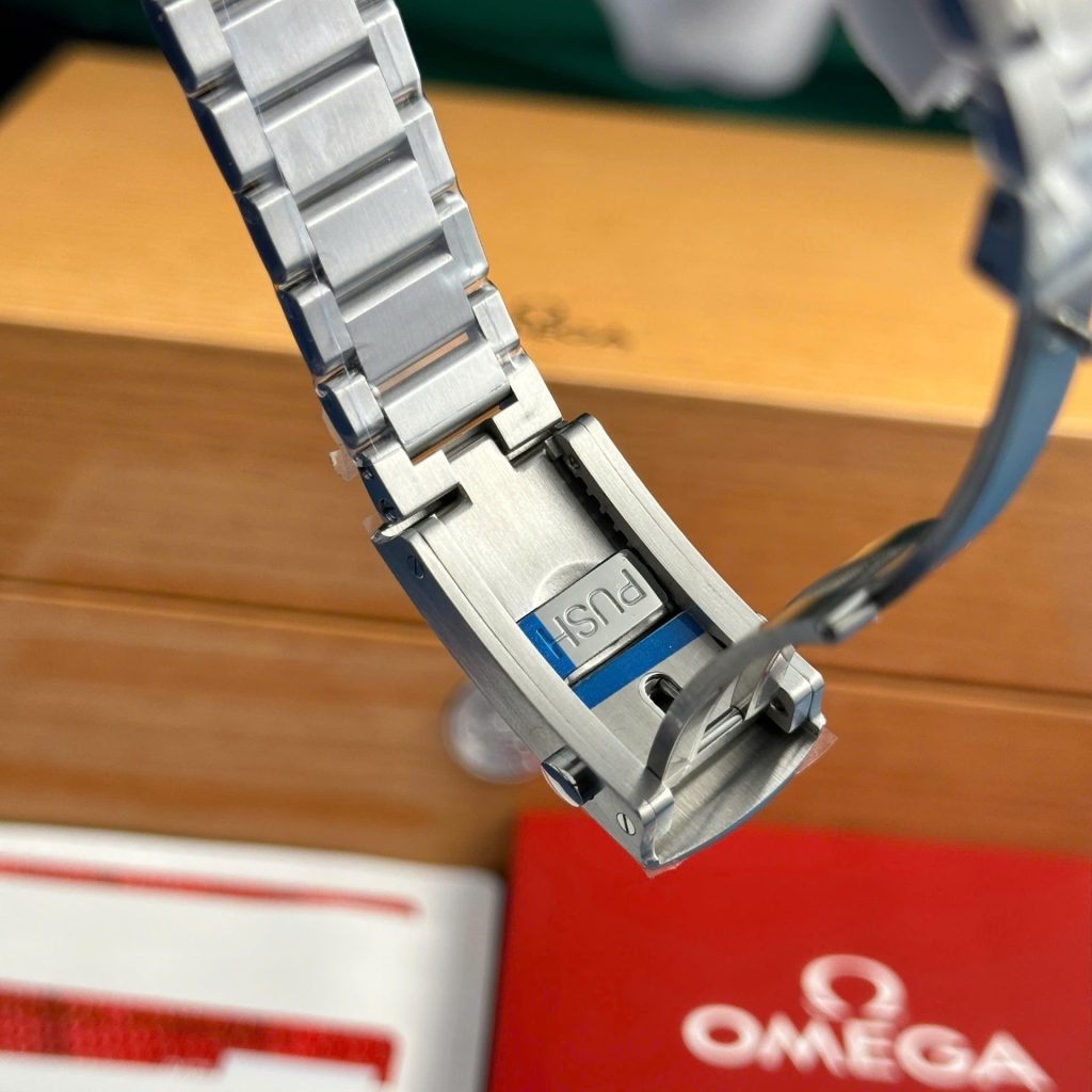 Omega Seamaster 300 Heritage 233.32.41.21.01.001 41mm 9