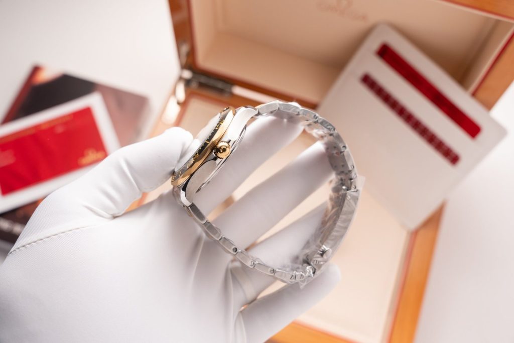 Omega Seamaster Diver 210.20.42.20.01.002 42mm 9