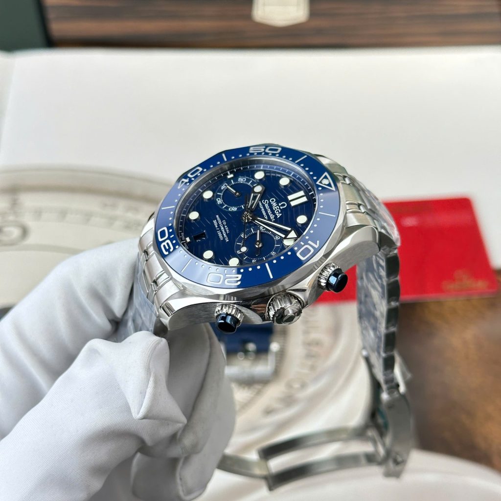 Omega Seamaster Diver 300M Chronograph Blue 210.30.44.51.03.001 44mm 3