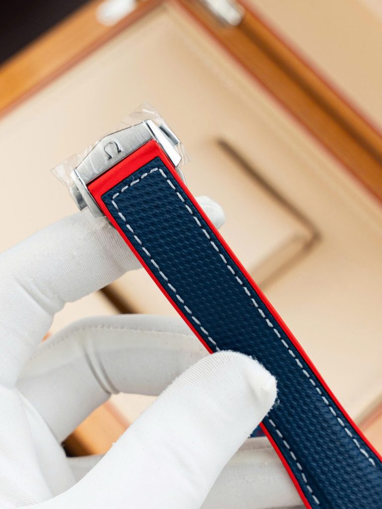 Omega Seamaster Planet Ocean 600M 215.32.43.21.04.001 43.5mm 11