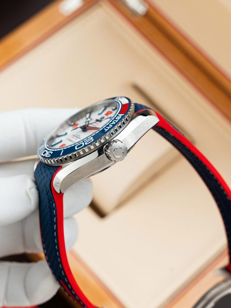 Omega Seamaster Planet Ocean 600M 215.32.43.21.04.001 43.5mm 5