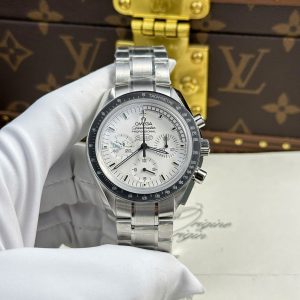 Omega Speedmaster Apollo Silver Snoopy 42mm 1