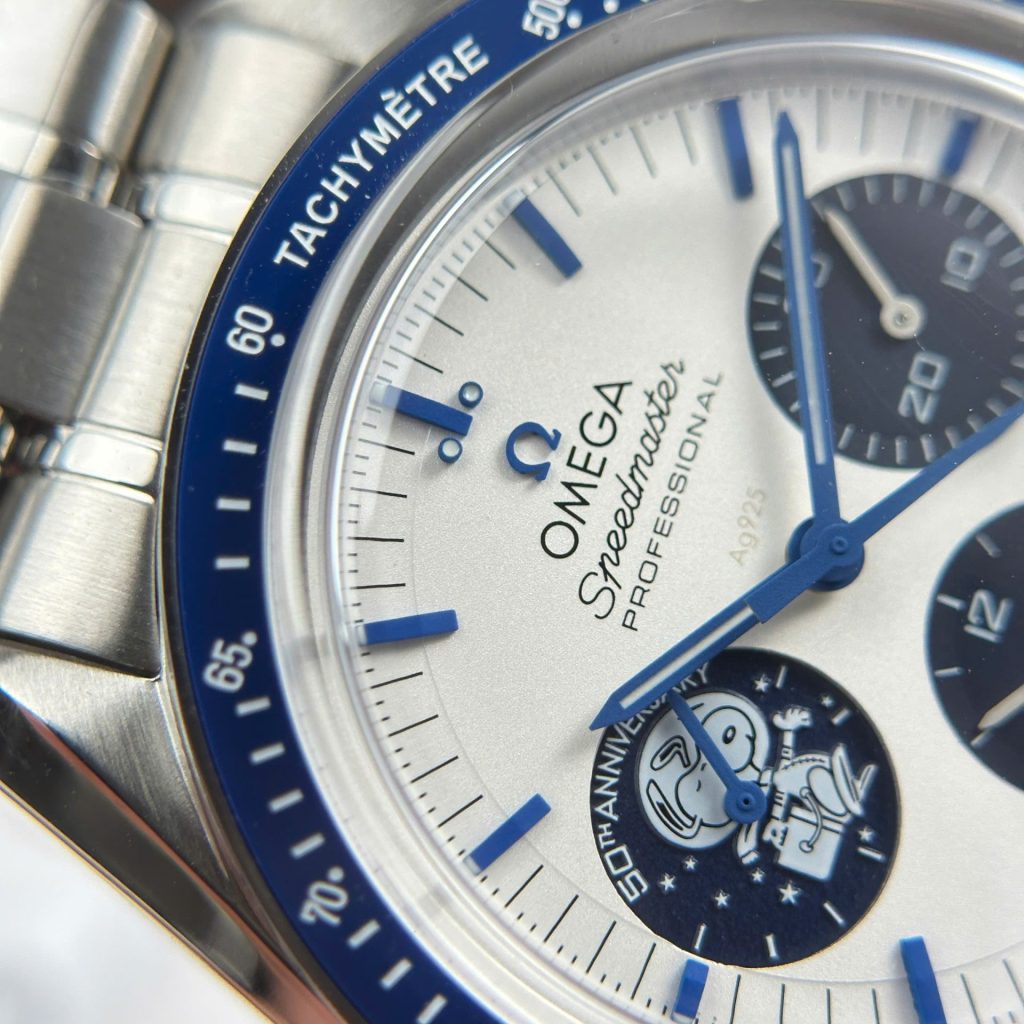Omega Speedmaster Snoopy Avard 42mm 6