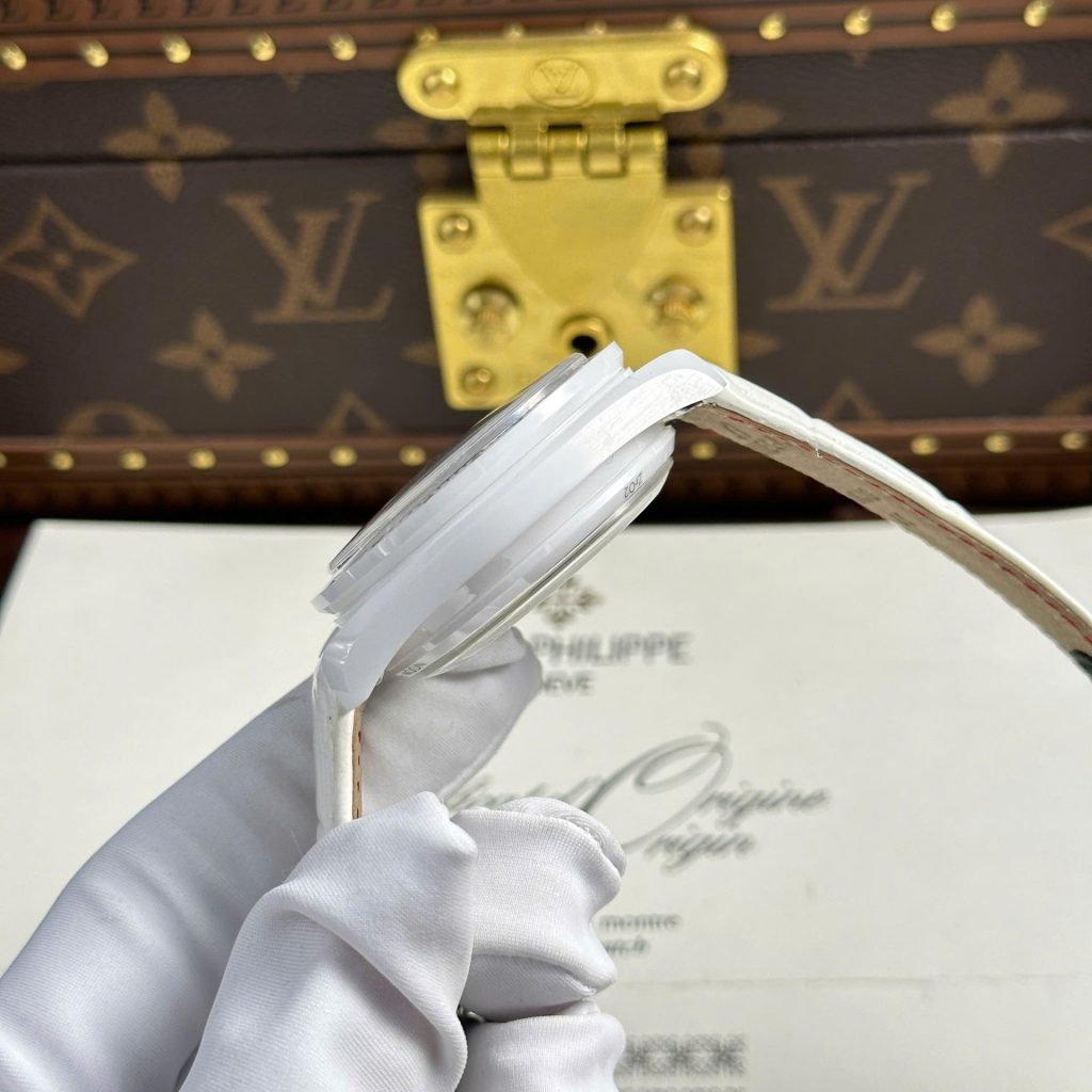 Omega Speedmaster White Side of Moon 311.93.44.51.04.002 44mm 9