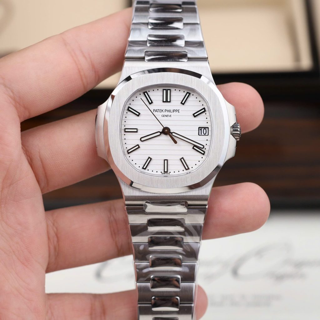 Patek Philippe Nautilus 5711 40mm 1 1