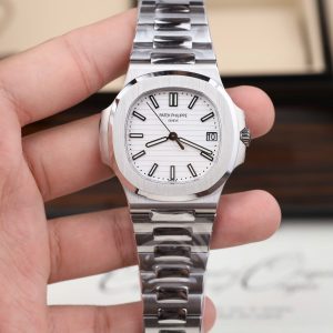 Patek Philippe Nautilus 5711 40mm 1 1