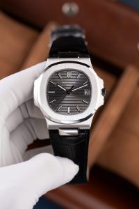 Patek Philippe Nautilus 5711 40mm 1 2