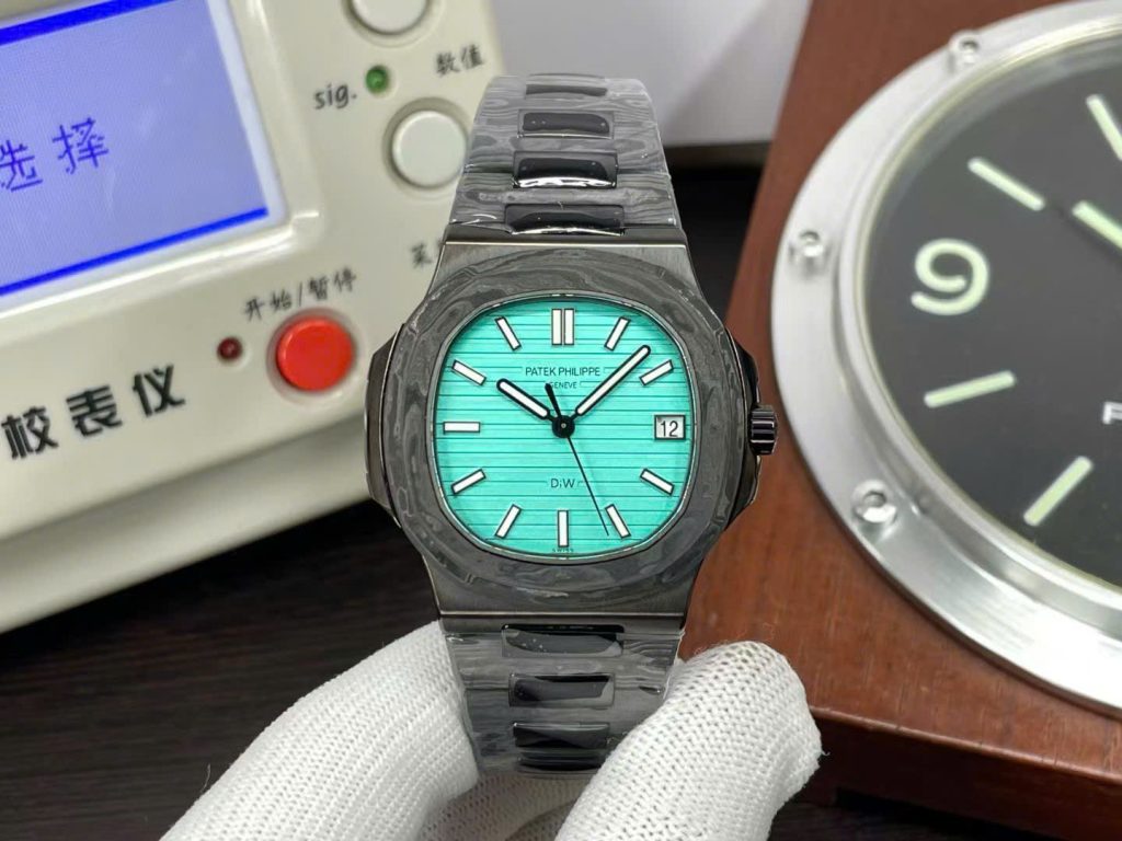 Patek Philippe Nautilus 5711 carbon fiber DIW 40mm 1 1
