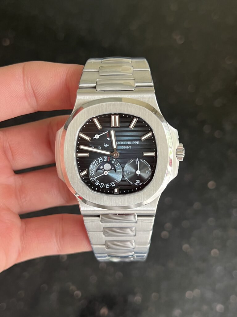 Patek Philippe Nautilus 5712 40mm 1