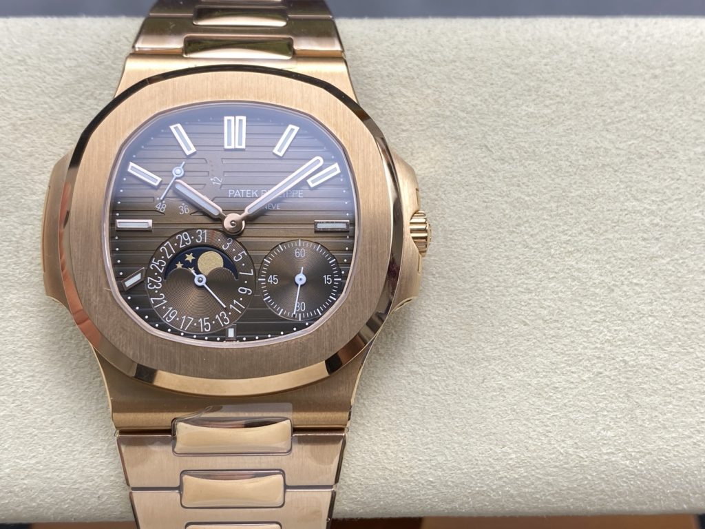 Patek Philippe Nautilus 5712R Rose Gold 1 1