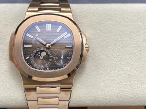 Patek Philippe Nautilus 5712R Rose Gold 1 1
