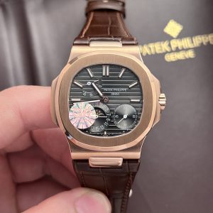 Patek Philippe Nautilus 5712R Rose Gold 1 scaled