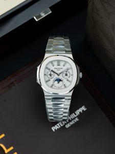 Patek Philippe Nautilus 5740 40mm 1