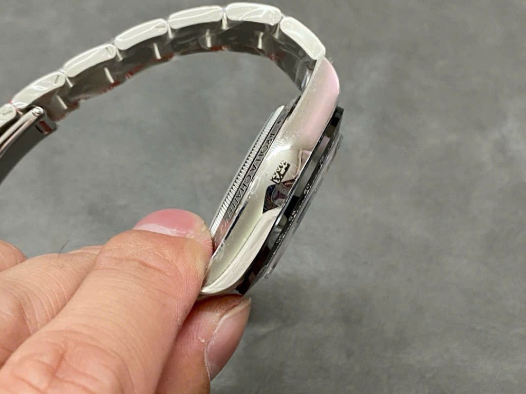 Rolex Daytona hollowed out 6 2